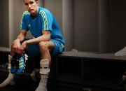 熊猫体育平台-孤勇者的双城记，当委内瑞拉在球场上压制西班牙，戈麦斯在F1街道赛封神