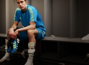 熊猫体育平台-孤勇者的双城记，当委内瑞拉在球场上压制西班牙，戈麦斯在F1街道赛封神