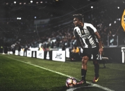 熊猫体育下载-贝林厄姆的钢铁之心，在巴黎与荷兰的对决中，他为何是唯一不掉线的灯塔