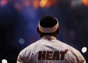 体育赛事直播-霍勒迪数据风暴席卷上海滩，掘金非卖品用全面爆炸定义唯一性