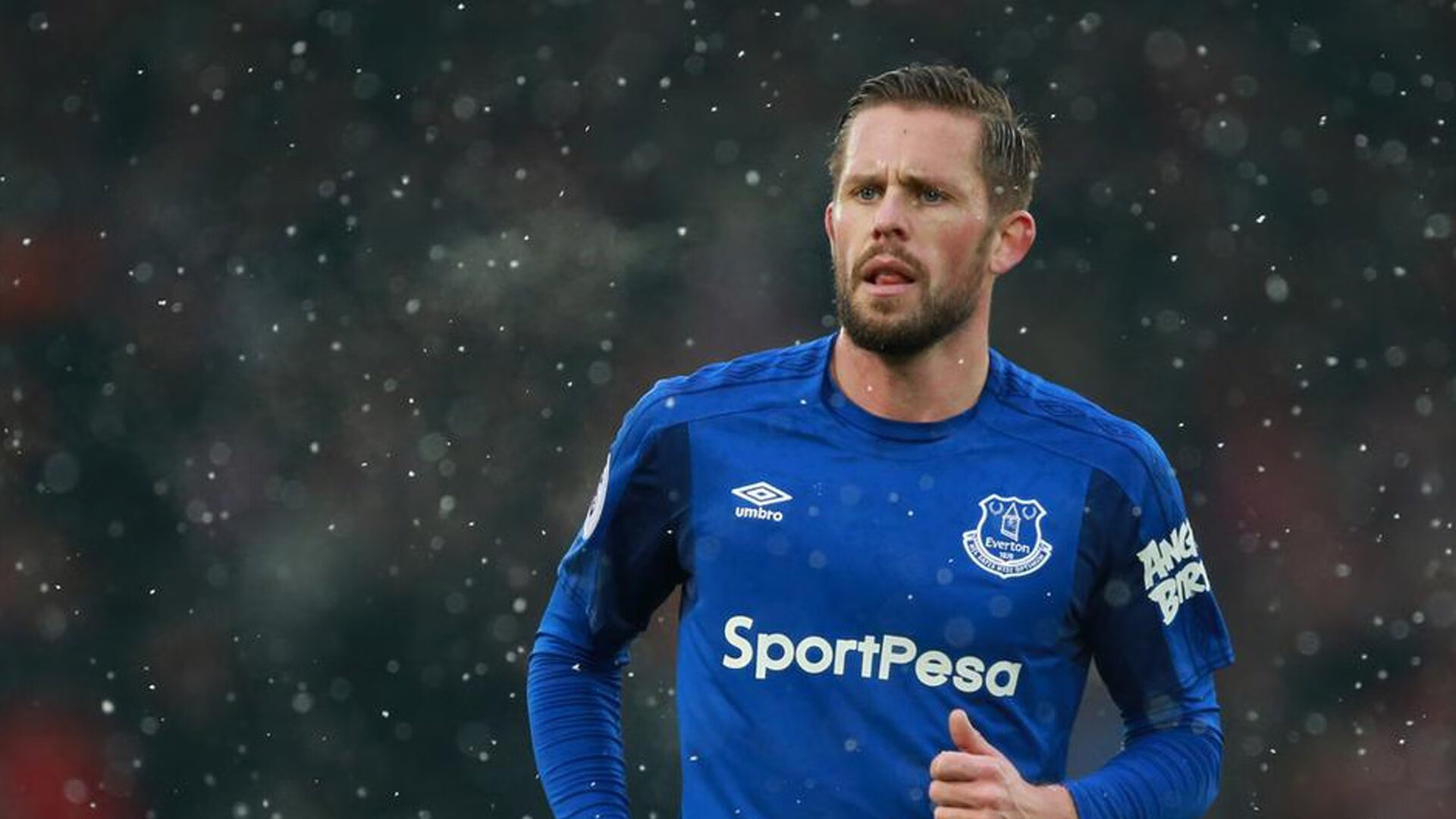 钢铁防线与黄金左路，巴斯托尼压力下的蜕变与里昂对摩纳哥的战术击溃