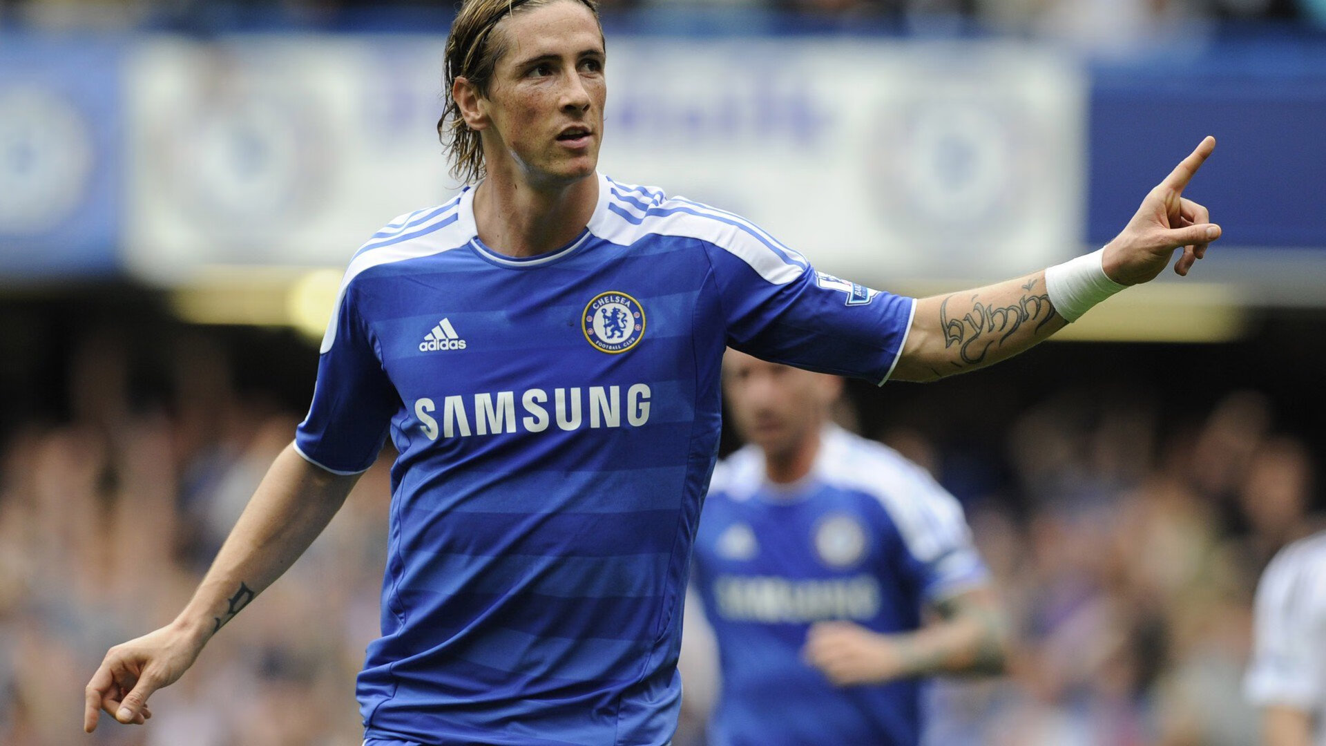 那个不属于英超的夜晚，卡马文加如何在争冠之战中统治全场，让所有人忘了这是在英格兰